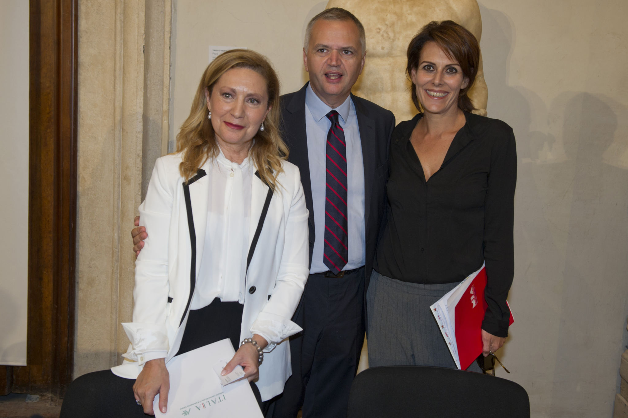 Maria Ines Aronadio (ICE Officer at the Coordination office for the Promotion of Made in Italy), Nicola Borrelli (MIBAC General Director for Cinema), Lucia Milazzotto (Executive Director)